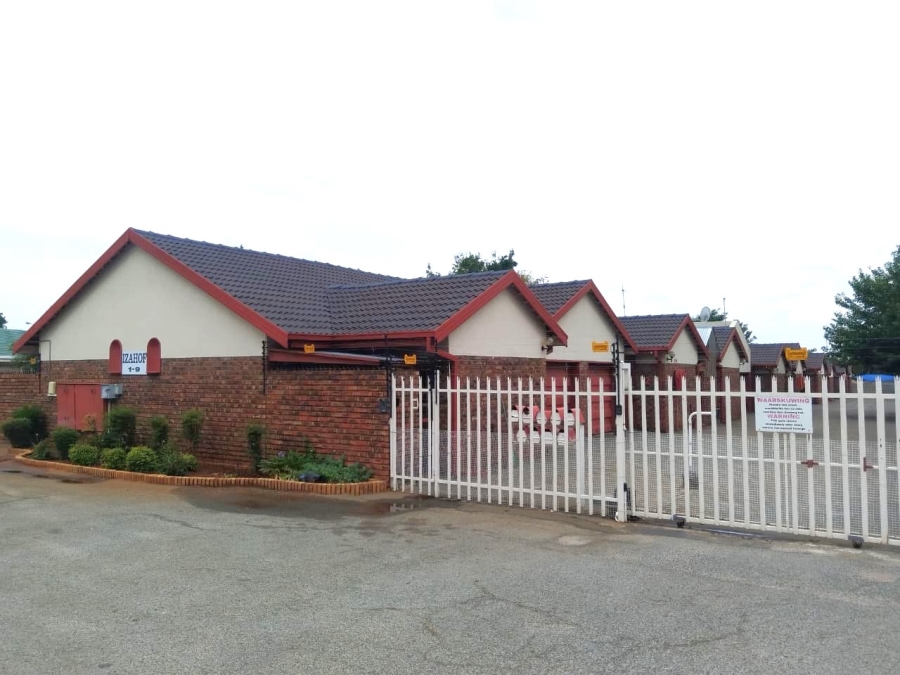 2 Bedroom Property for Sale in Kannoniers Park North West